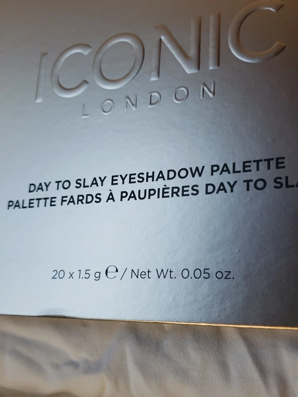 Day to Slay Eyeshadow Palette  20 pans Full Size. Iconic London